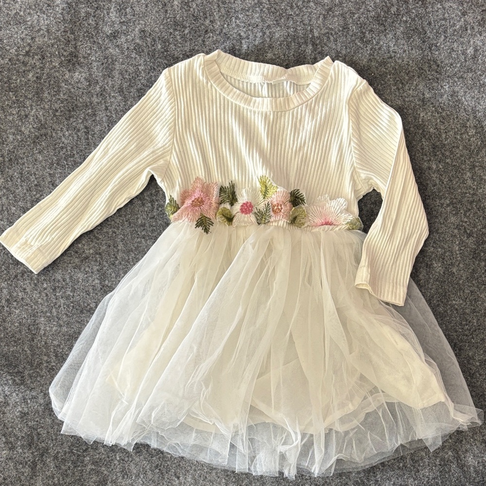 🌻Cream white Tulle Dress with Pink Floral Embroidery